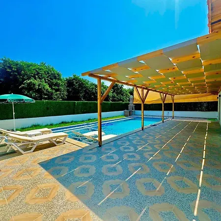 Kent 2 Villa *